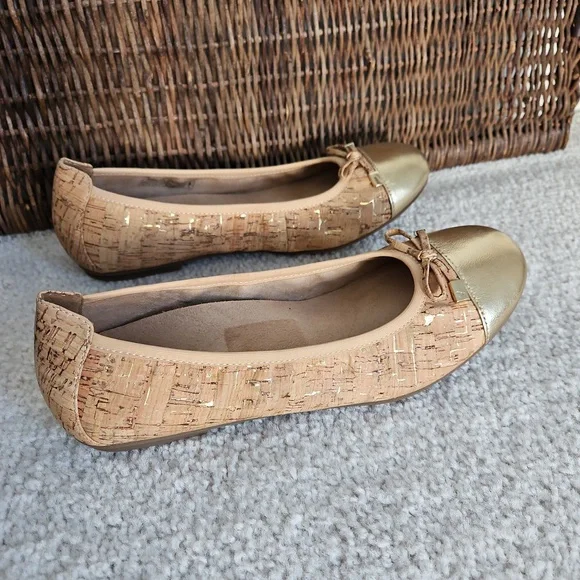 Vionic Cork Print with Gold Toe Ballerina Flats - Size 10 - Picture 4 of 6